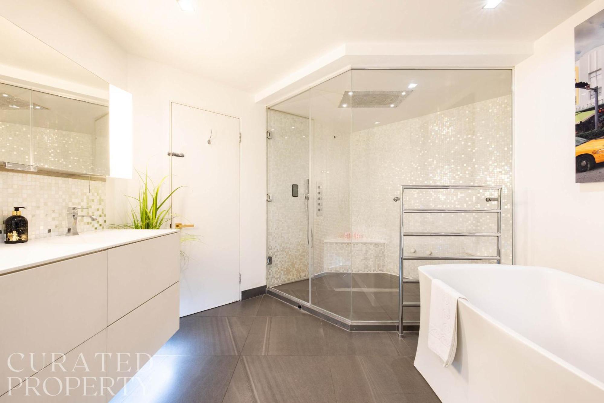 Amazingly Luxurious Loft Apartment, Soho - 3 Bedrooms, 2 Bath & Office London Exteriör bild