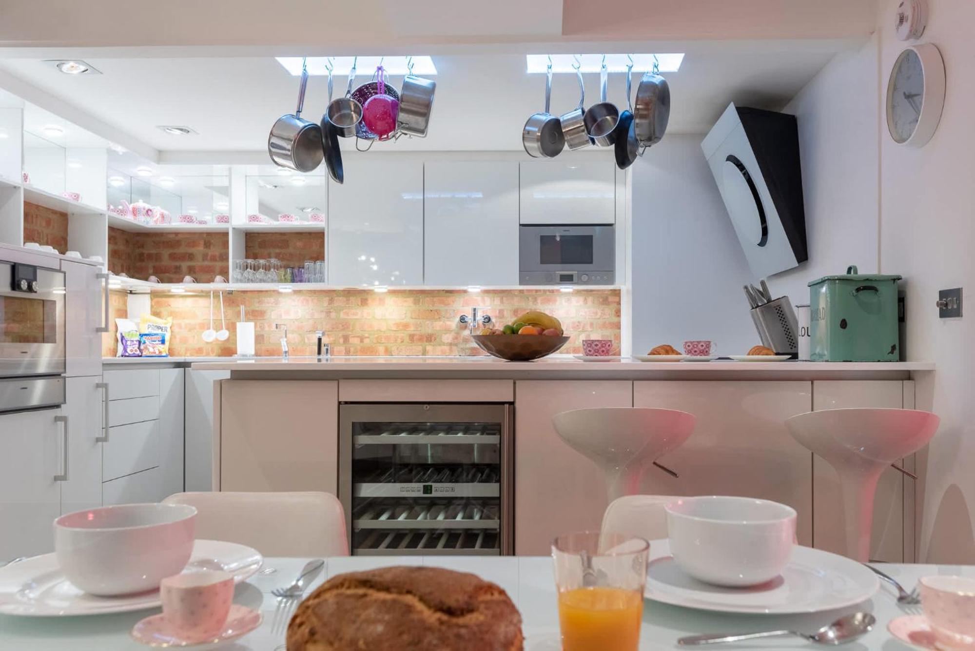 Amazingly Luxurious Loft Apartment, Soho - 3 Bedrooms, 2 Bath & Office London Exteriör bild