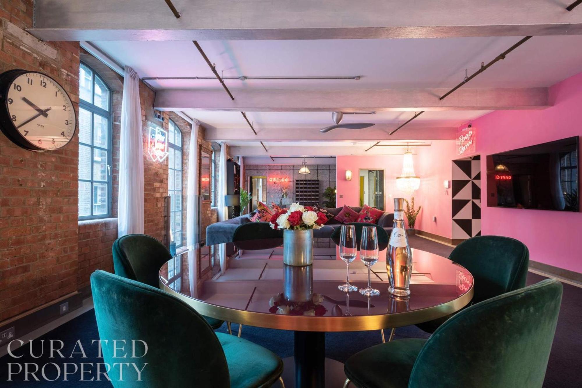 Amazingly Luxurious Loft Apartment, Soho - 3 Bedrooms, 2 Bath & Office London Exteriör bild