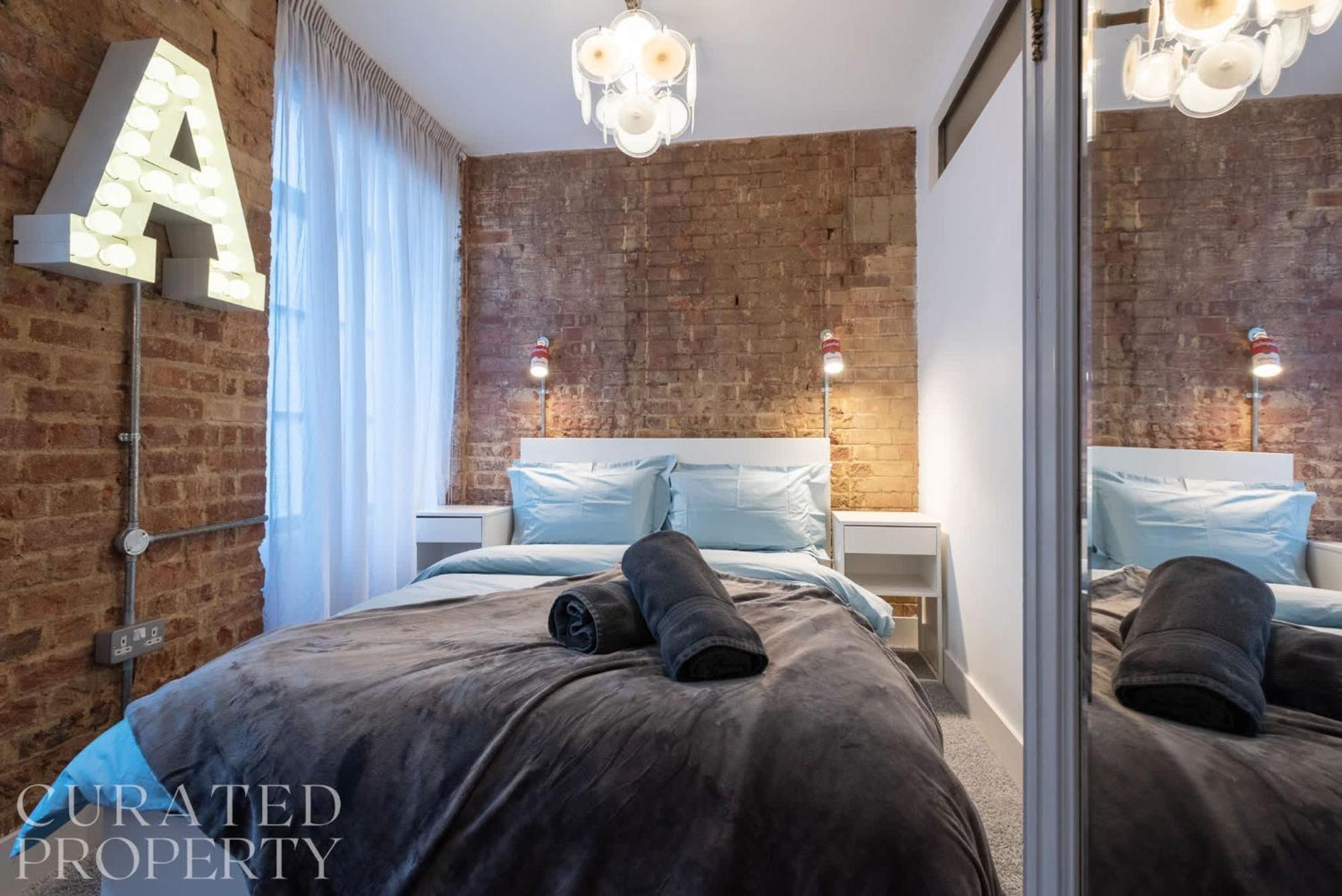 Amazingly Luxurious Loft Apartment, Soho - 3 Bedrooms, 2 Bath & Office London Exteriör bild